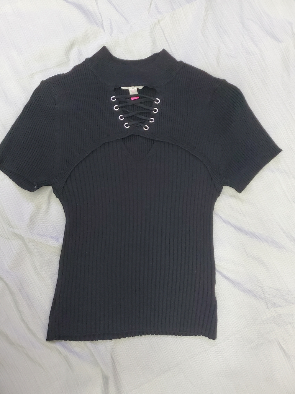 Women’s Black Ribbed Lace-Up Short Sleeve Top